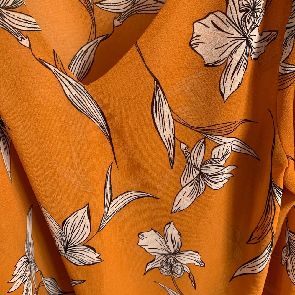 🌿 2/22$ 🌿  Fall Blouse 🍂 - Picture 4 of 4